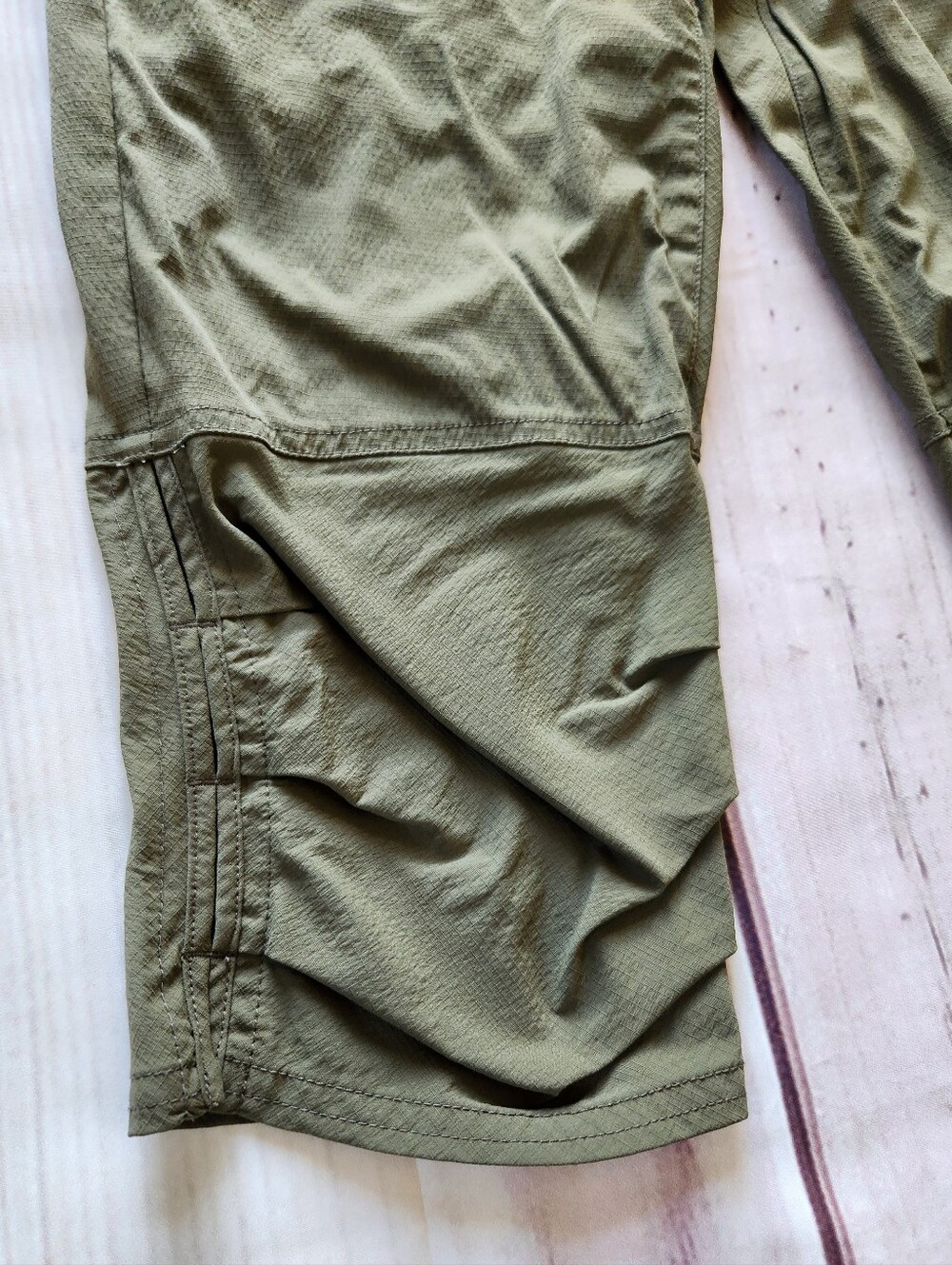 Prana "Jasmine Knicker" Capri Bermuda Cargo Short Olive Green | Women's Size 2 - Picture 3 of 10